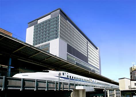 新横浜駅から静岡駅: 旅の始まりと終わりの間にあるもの